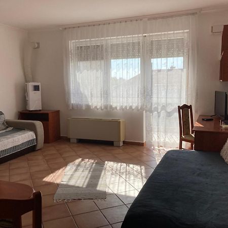 דירות Hajdúszoboszló Noemi Apartman מראה חיצוני תמונה